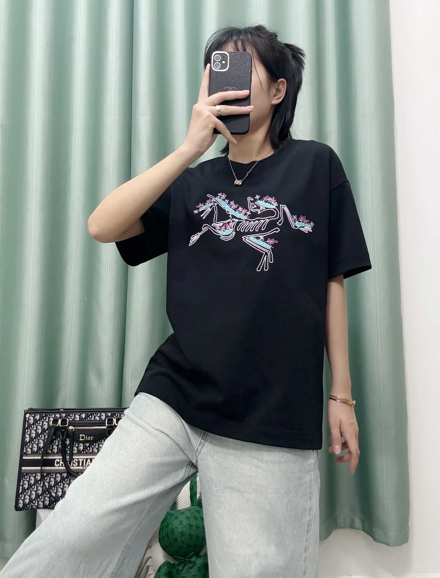 Black ， Same Style